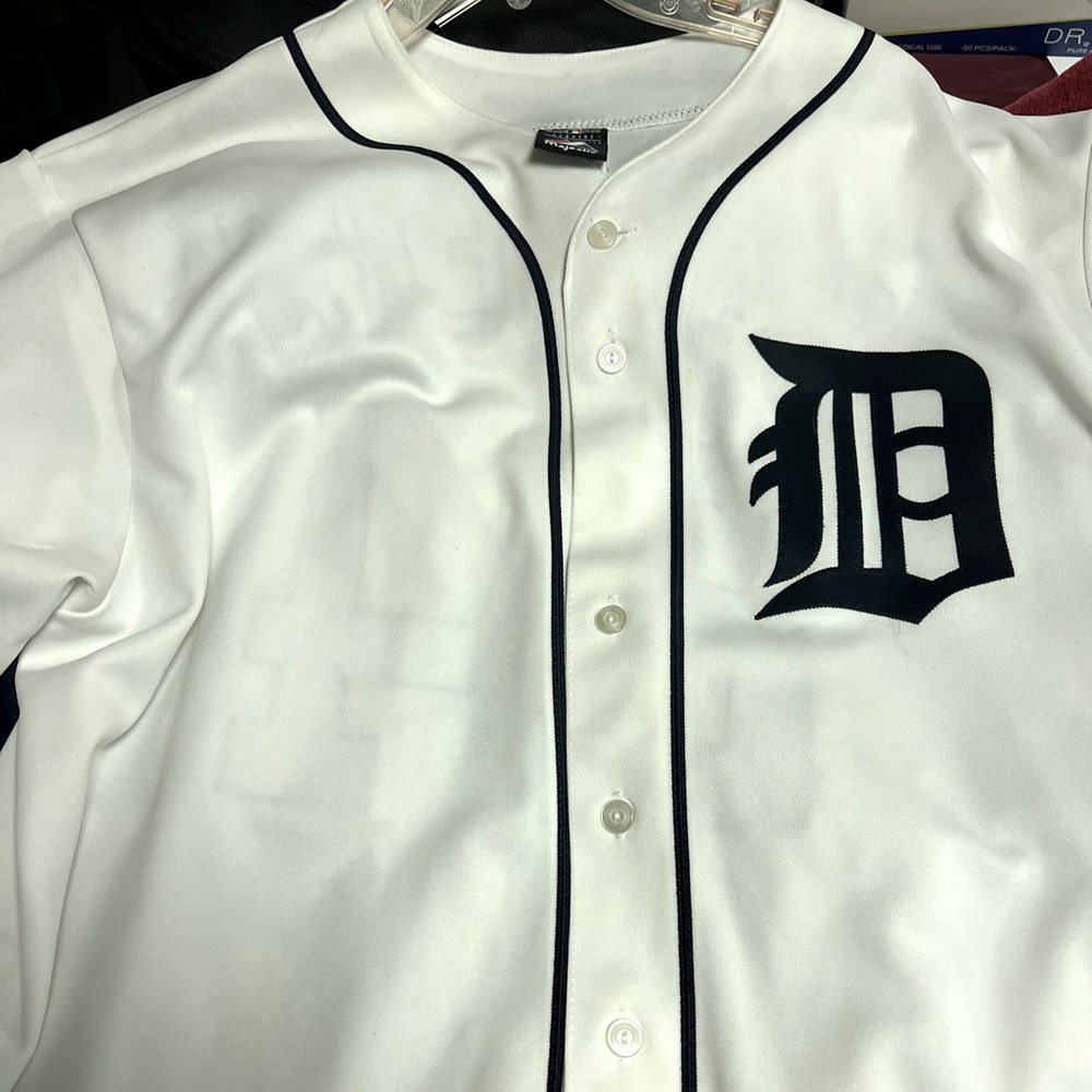 Authentic stitched Detroit tiger jersey Miguel Cabrera 24